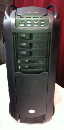 První fotky očekávané highend skříně Cooler Master Cosmos II