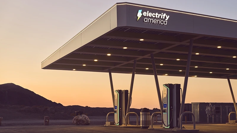 Budoucí CEO Electrify America se vydal s EV přes celé USA, nebylo to bez chyb