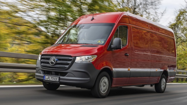Elektrický Mercedes-Benz eSprinter ujel 475 km při 21,9 kWh/100km