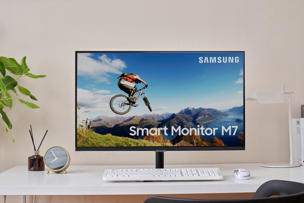 Samsung přidal do monitorů operační systém. Nahradí i televizi