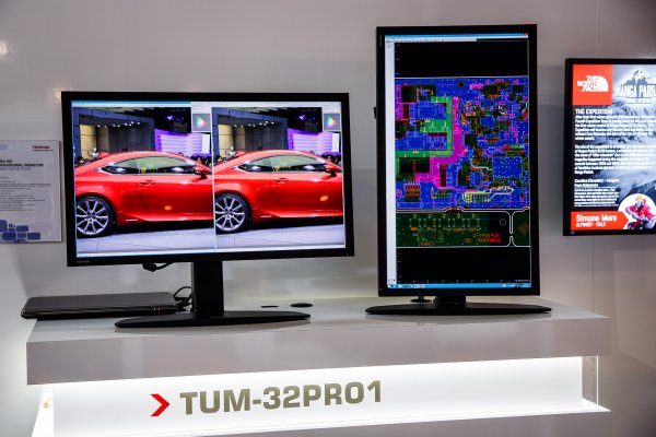 Toshiba TUM-32PRO1: profesionální 32" Ultra HD LCD