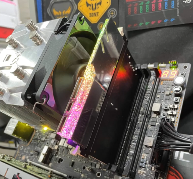 Asus má adaptér pro paměti DDR4 do desek se sloty DDR5, ale k čemu?