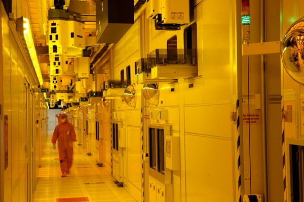 Intel: naše továrny pracují dobře, máme nové zákazníky