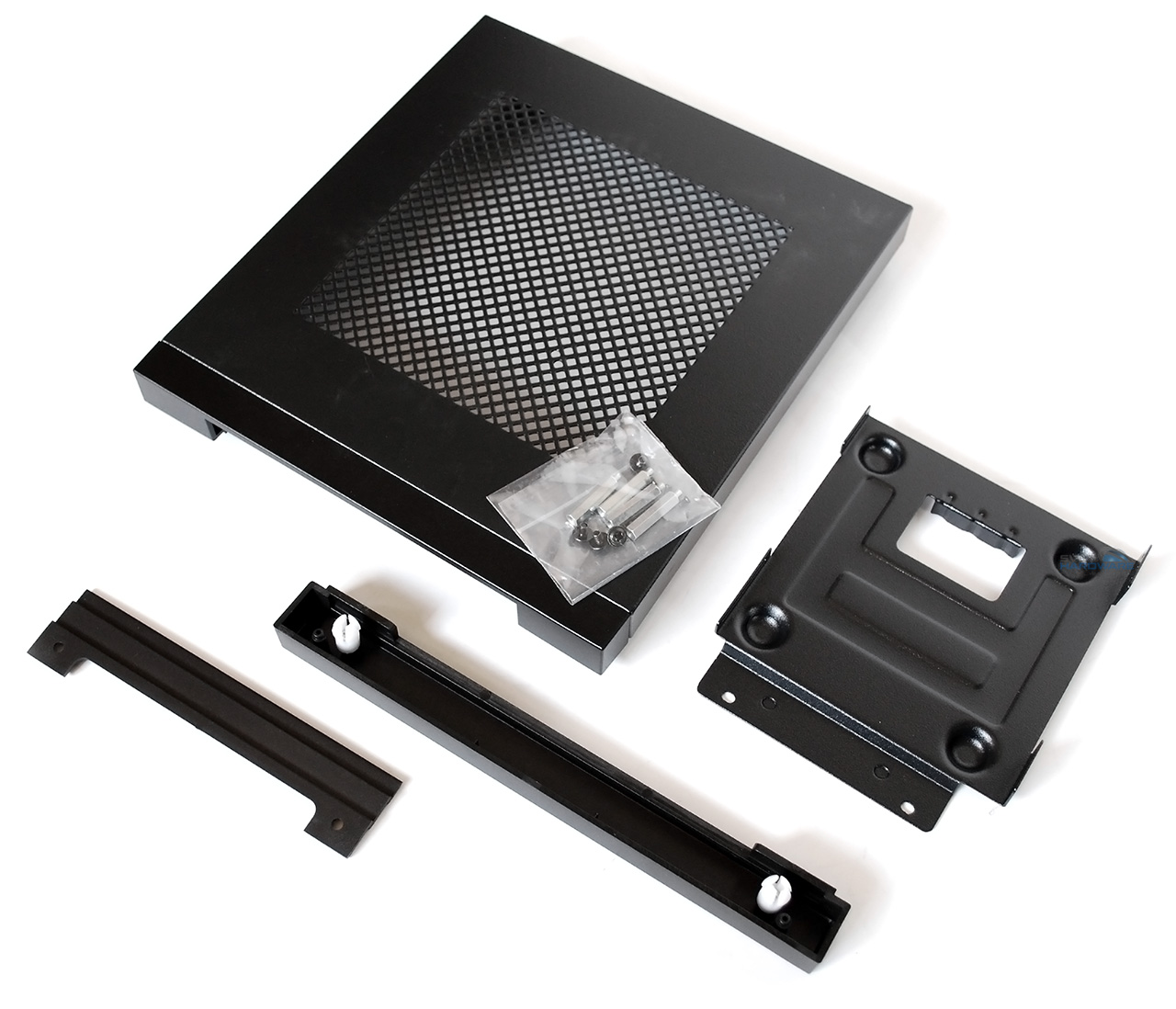 Chieftec IX-03B-90W: miniskříň s DC zdrojem