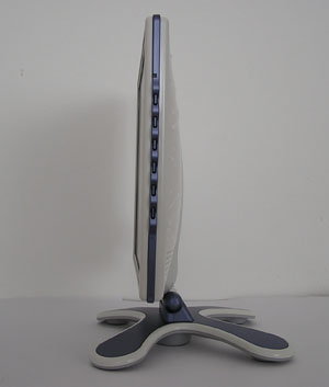 BenQ FP783: USB HUB, DVI konektor a 12 ms v jednom