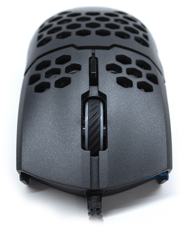 Cooler Master MM711: lehká herní myš jako řešeto