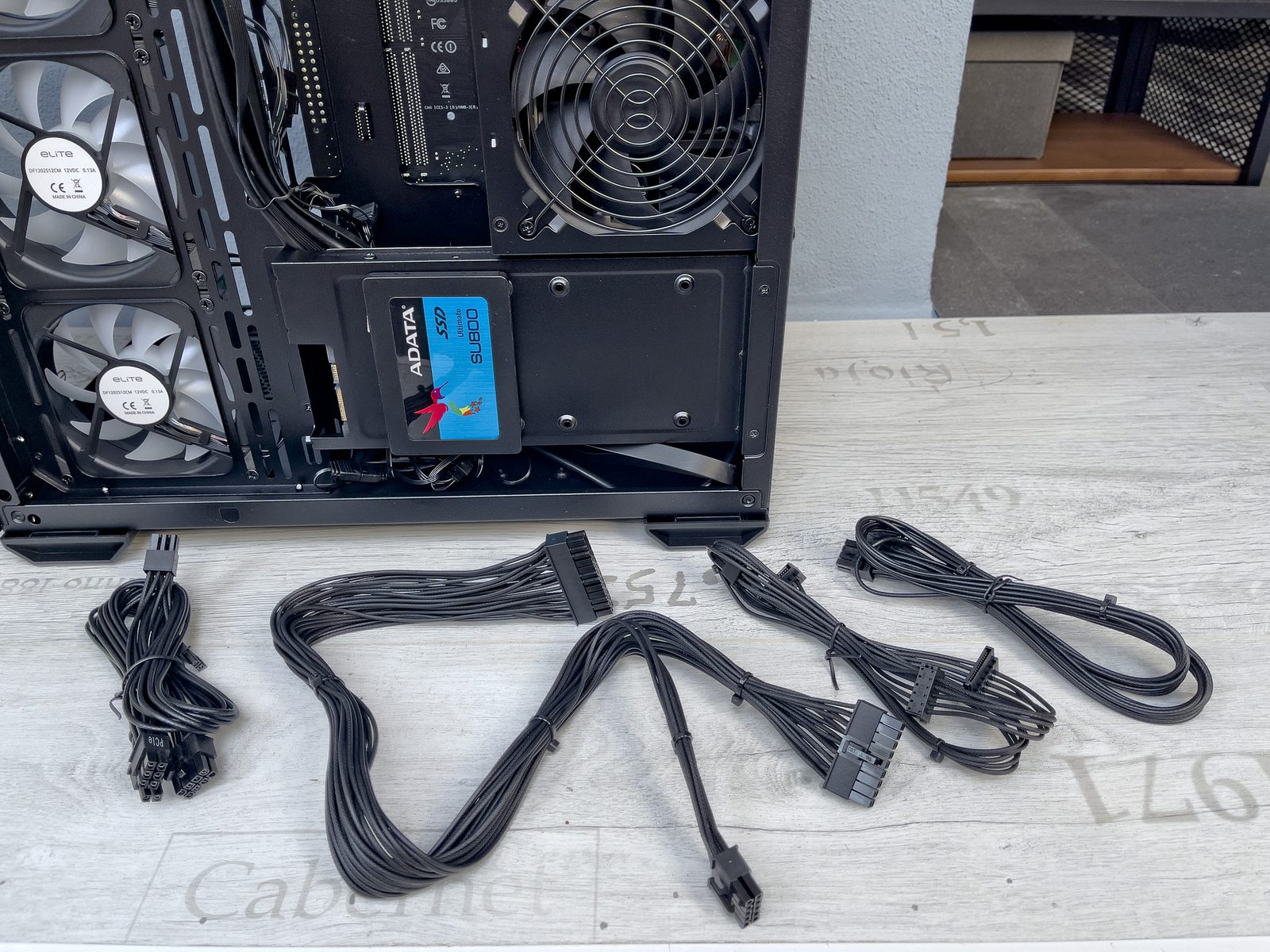 Test skříně Cooler Master Elite 681 – stvořena pro podívanou