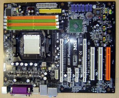 MSI K9N Platinum: obrázky první Socket AM2 desky