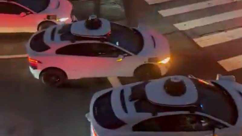 Autonomní auta Waymo rozhodily nefunkční semafory po blackoutu