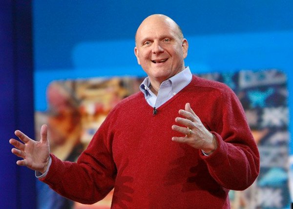 Steve Ballmer lituje, že se Microsoft dříve nezaměřil na hardware