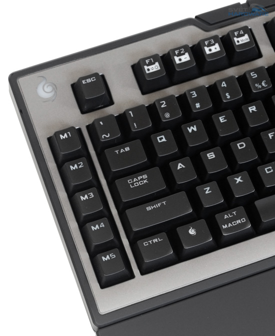 CM Storm Trigger: mechanika s podsvícením