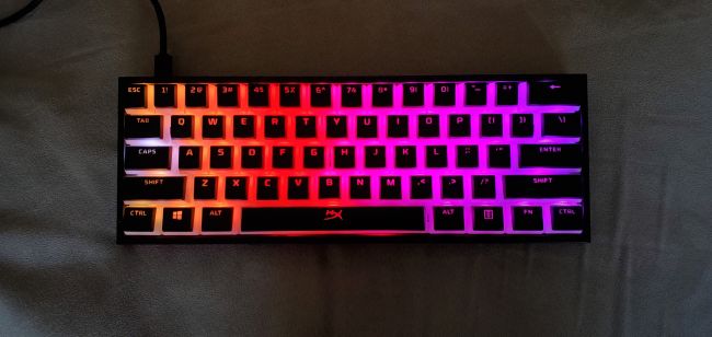 HyperX nabízí nové poloprůhledné klávesy pro ještě svítivější klávesnice