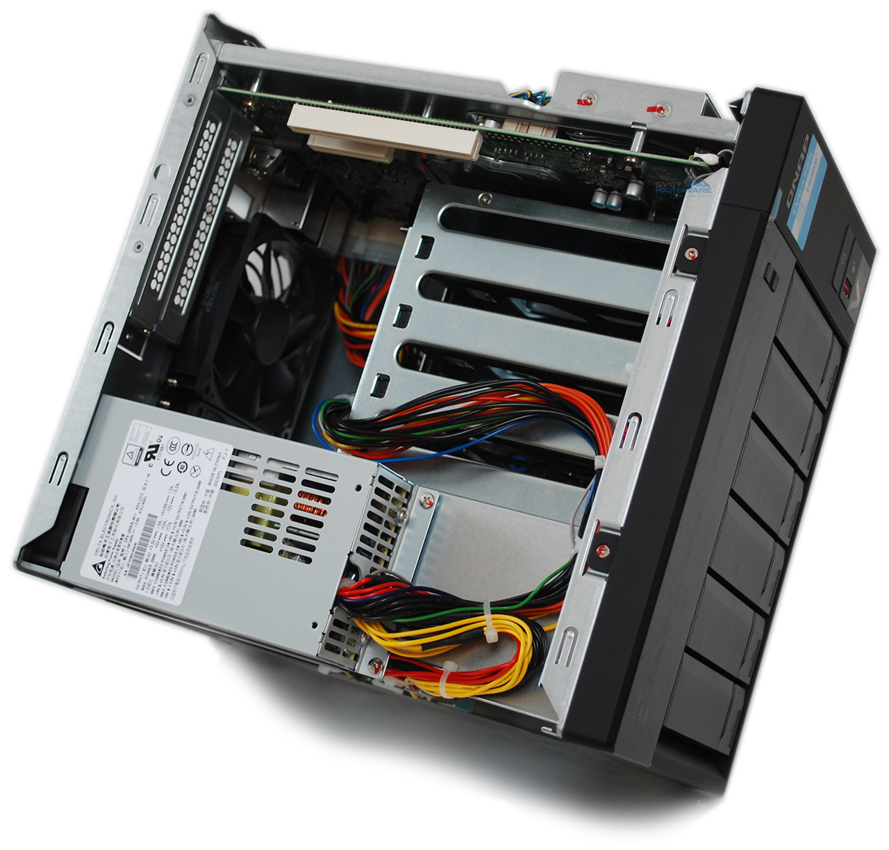 QNAP TVS-672N: skvěle vybavený NAS