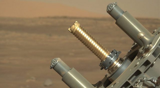 NASA vyřešila záhadu se vzorkem Marsu, který Perseverance nedokázal sebrat