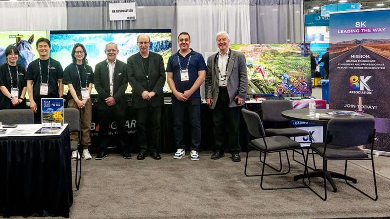 8K Association ukázala hraní v 8K 120 Hz na sestavě s CPU a GPU od AMD