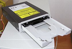 Panasonic LF-D521E: vypalte to všechno