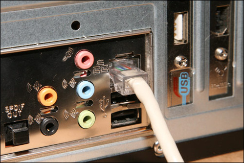 Konektory a sběrnice základních desek na cestě časem