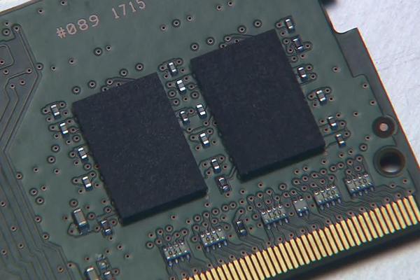 DRAMeXchange: ceny pamětí DRAM klesají, NAND se drží