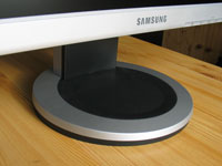 Samsung SyncMaster 710T - rychlý, otočný a levný