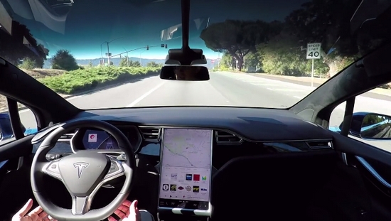 Tesla zdokonalila svého autopilota, bude dostupný ve všech modelech značky