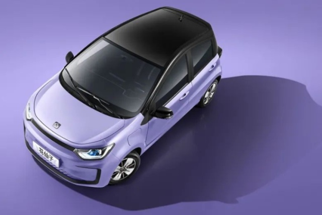 Hina Sehol E10X: spuštěn test auta s levnými Na-Ion články se 140 Wh/kg