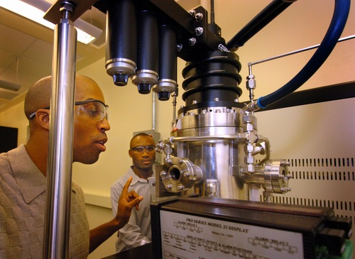 Výzkumníci z Purdue vyvinuli tepelně vodivý materiál z nanotrubiček