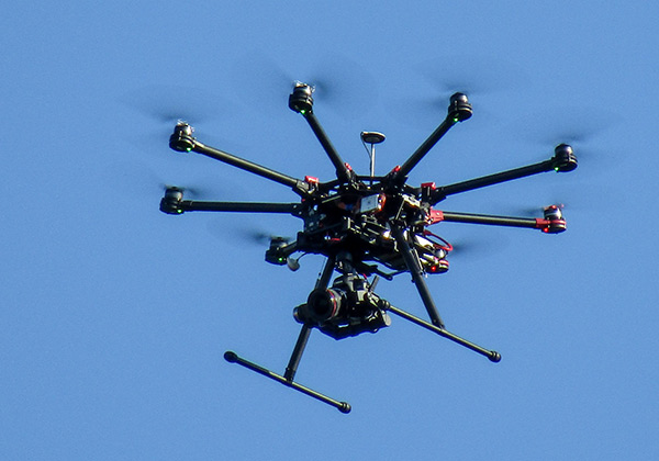 Pilotování dronů pod vlivem alkoholu se v Japonsku stává trestným