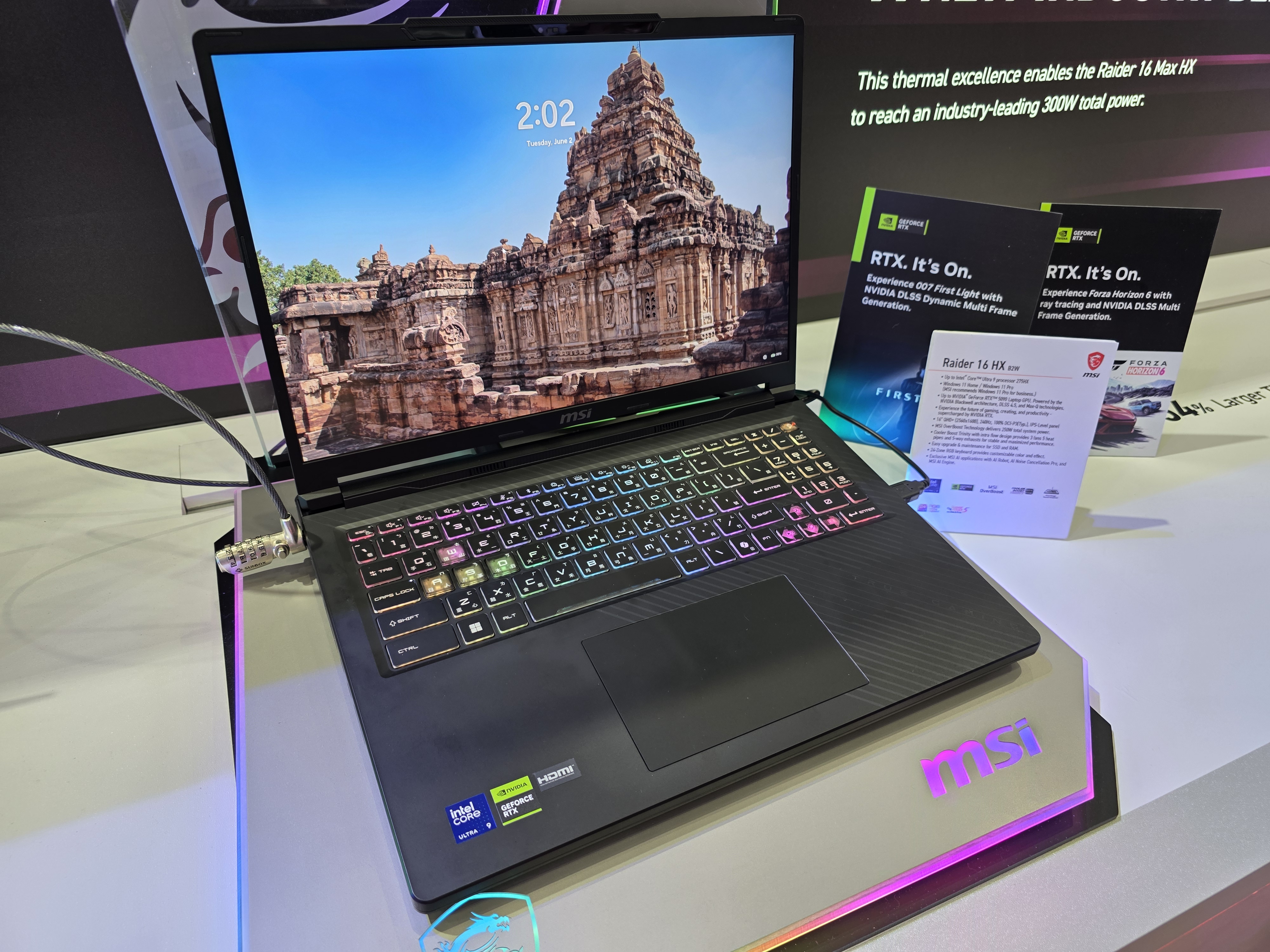 MSI Raider 16 HX