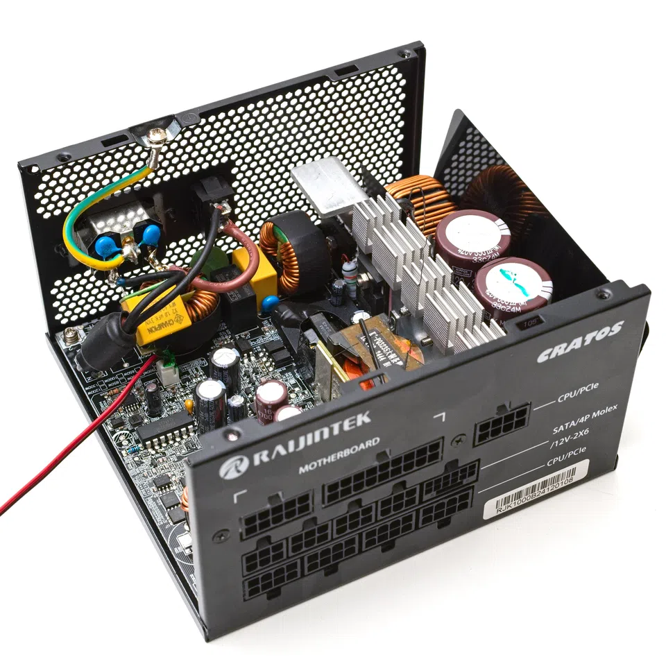 Hledáš dostupný, ale výkonný zdroj? Otestovali jsme Raijintek Cratos 1000 W