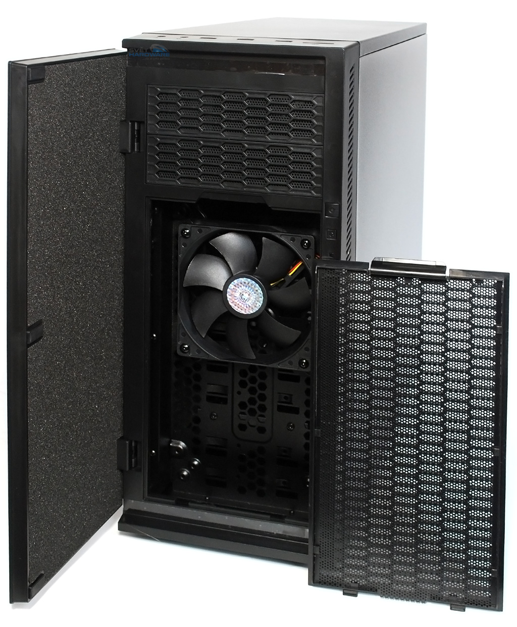 Cooler Master Silencio 452: tichá skříň levně