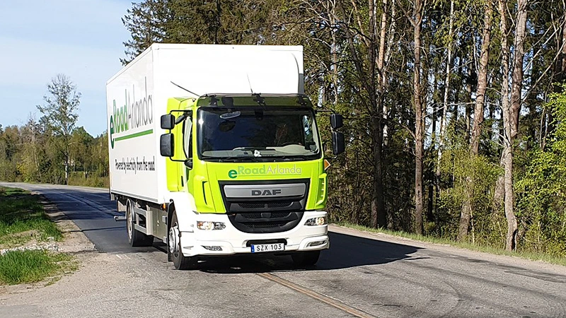 Švédsko předělá dálnici E20 na nabíjecí silnici pro elektromobily