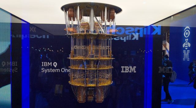 IBM ukázalo svůj kvantový počítač Q System One