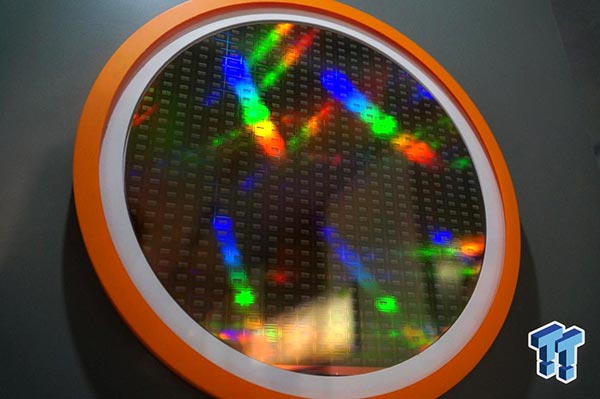 Hynix ukázal grafické paměti HBM další generace