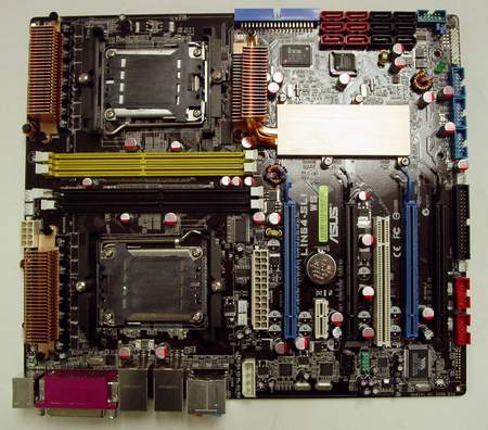 Nové detaily o základních deskách AMD 4x4