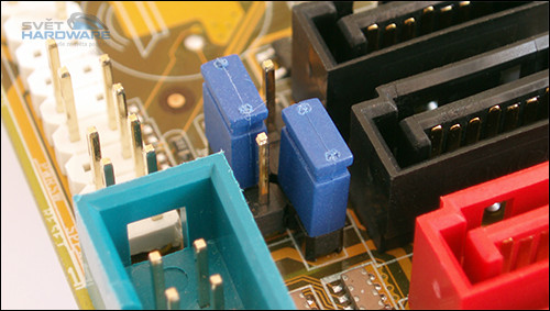 Asus M2A-VM HDMI: 6 výstupů integrované grafiky