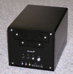 Shuttle XPC SB65G2 aneb další "mrňous" v černém
