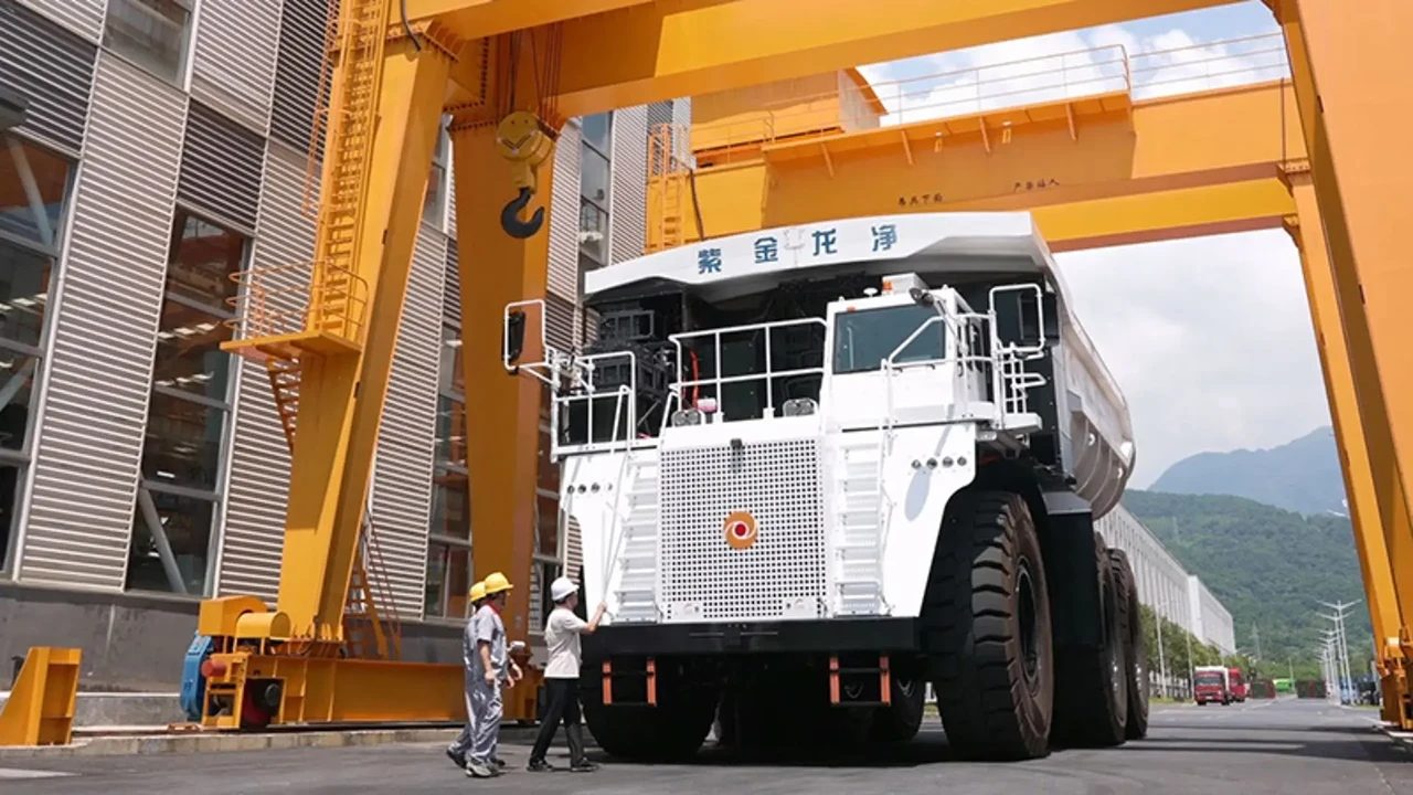 Zijin uvedl autonomní elektrický truck s 1400kWh akumulátorem