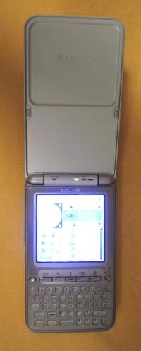 Sony Clié PEG-TG50 - Slušná střední třída s klávesnicí a rozpačitým Graffiti
