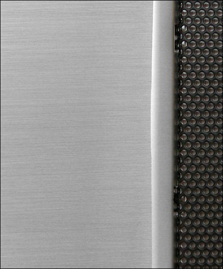 Cooler Master CM Stacker 830: hliníkový titán