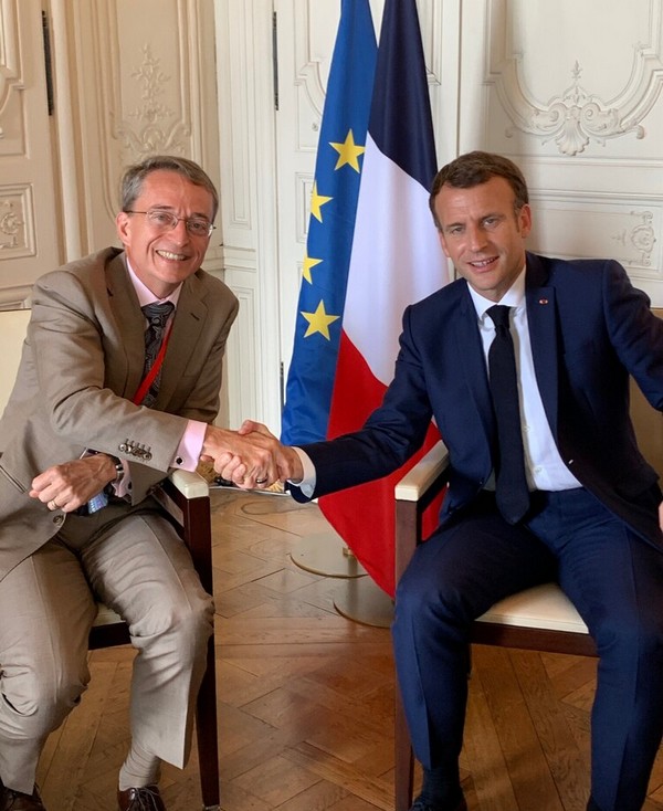 Intel sonduje, kde v EU postaví továrnu za 20 miliard eur, co chce Evropa?