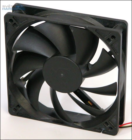 Deset 120mm ventilátorů v testu průtoku vzduchu