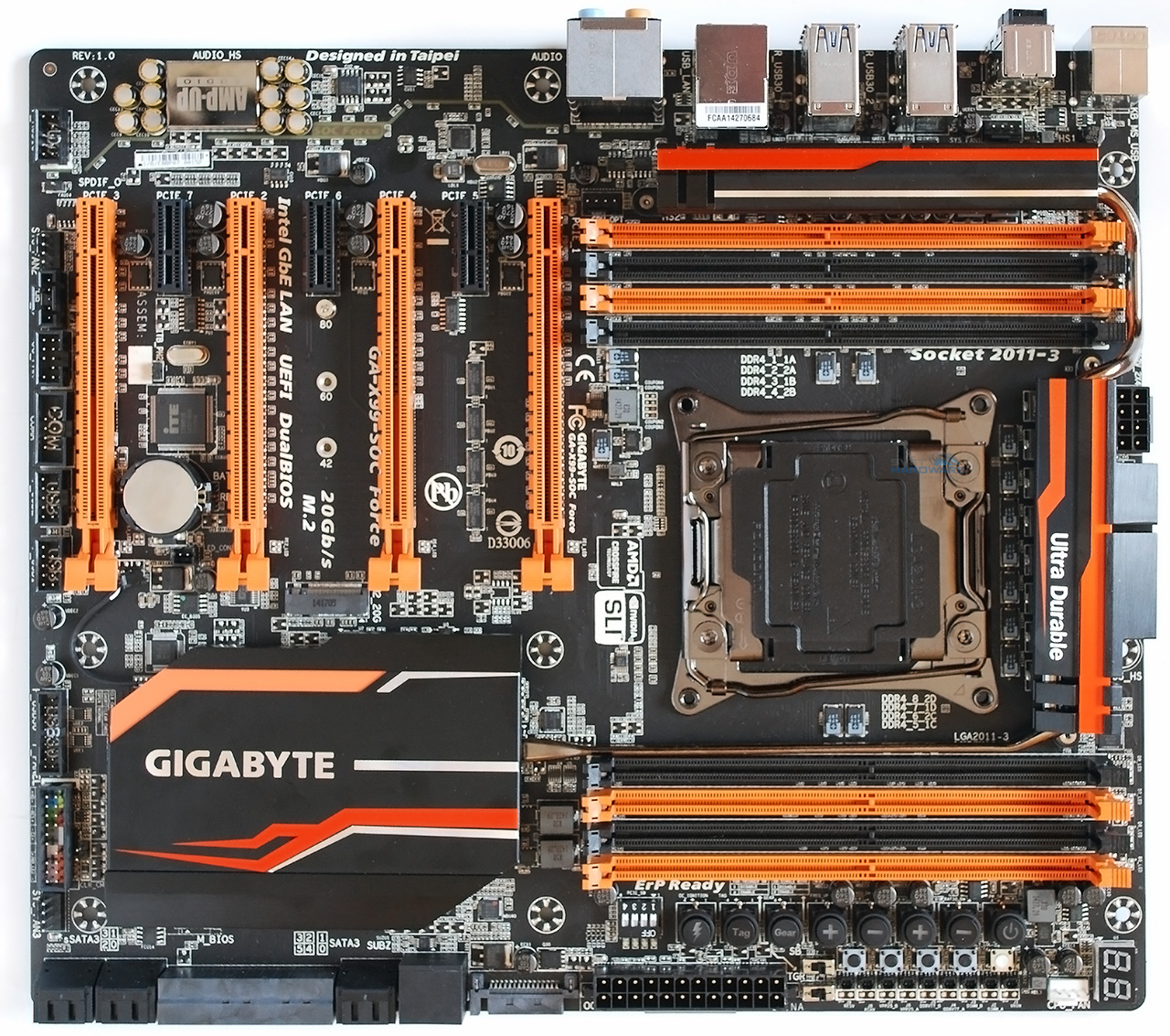 Gigabyte X99-SOC FORCE a dva Haswell-E v akci