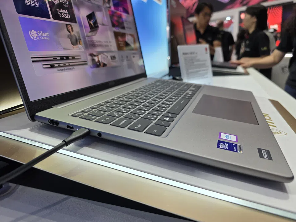 MSI Modern 16S AI+