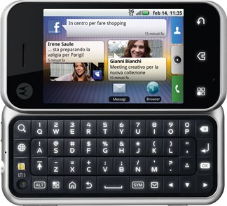 Motorola BACKFLIP s otočným displejem zaujme nejen milovníky IM sítí