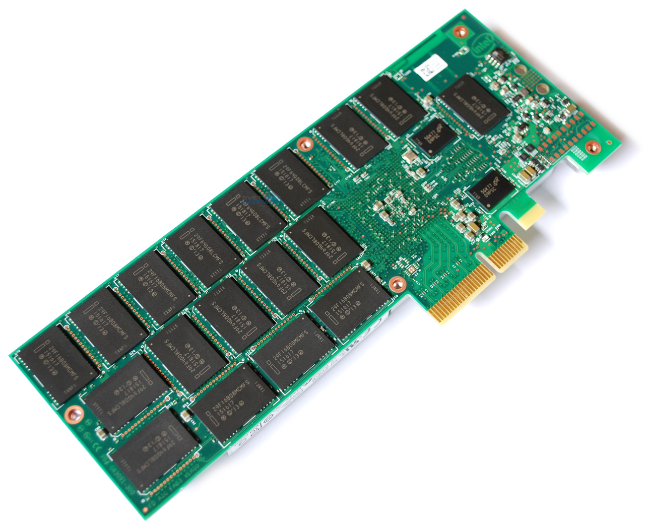 Intel SSD 750: 4,7 GB/s v zapojení RAID 0