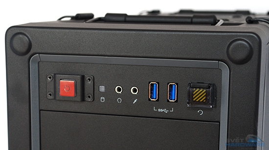 Corsair Vengeance C70: celokovová herní skříň