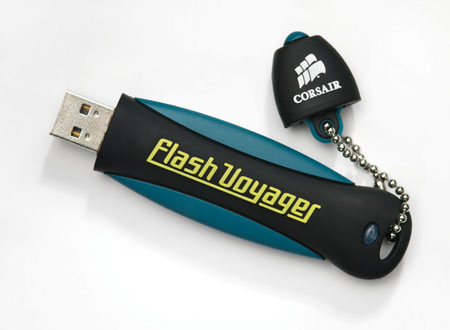 Corsair a 64GB Flash disk, SSD přijdou později