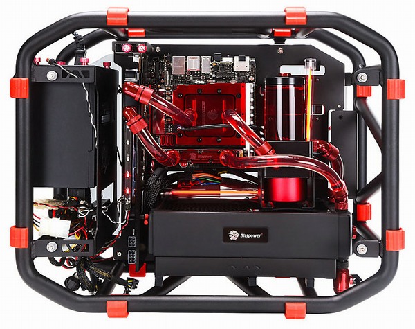 In Win D-Frame Mini: trubková skříň