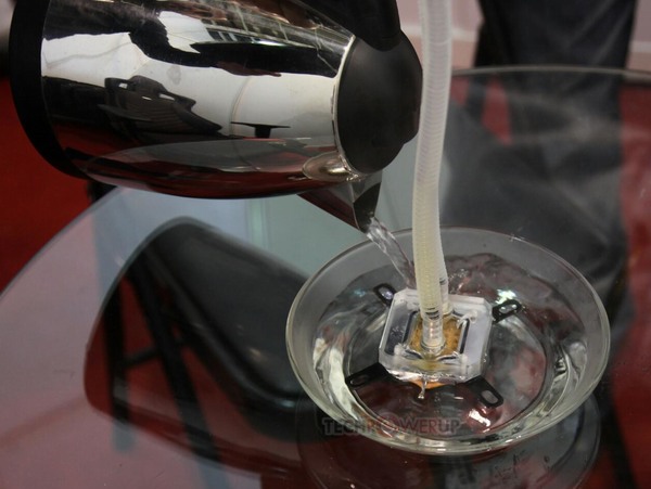 Raijintek vymyslel prý první pasivní "vodní" chlazení pro PC