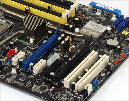 Asus P5N32-SLI Deluxe - chlazení pomocí heatpipe